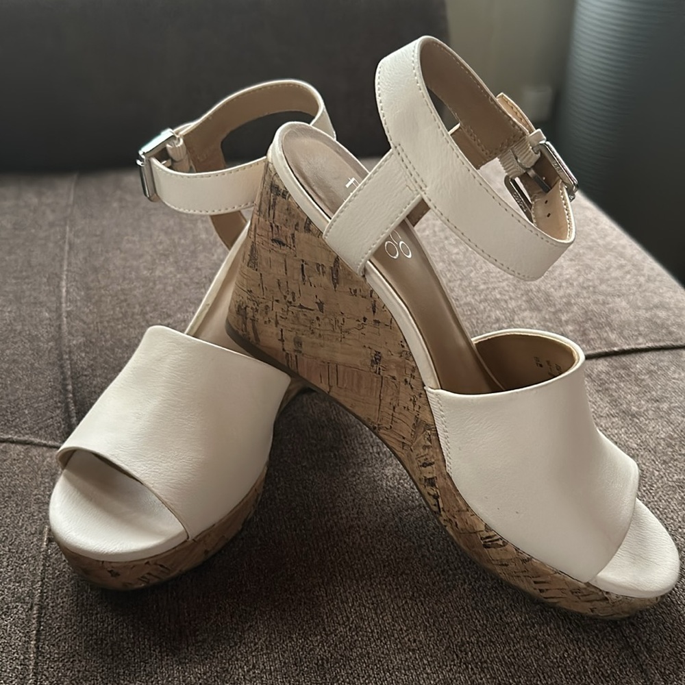 Franco Sarto Leather Cream Color Wedge Cork Sandals Size 7 - Picture 2 of 6
